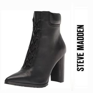 Edgy Chic Steve Madden Black Leather Lace-up Booties